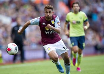 مدرب أستون فيلا يساند تريزيجيه ولاعبي الفريق ضد الانتقادات قبل مواجهة إيفرتون