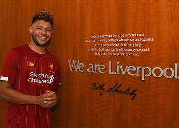 تشامبرلين يقدم وعد ا لجماهير ليفربول بعد تجديد عقده