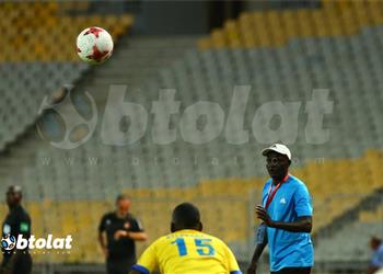 مدرب اطلع برة يعلق لـ بطولات على فوز الأهلي التاريخي ويوضح كيف استفاد من المواجهة