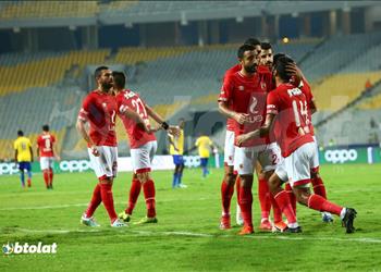 عماد متعب يبرر هتافات الجماهير ضد لاعبي الأهلي أمام اطلع برة