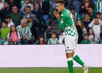 مهاجم بيتيس مهدد ا برشلونة يمكننا الفوز على برشلونة مرة أخرى في كامب نو