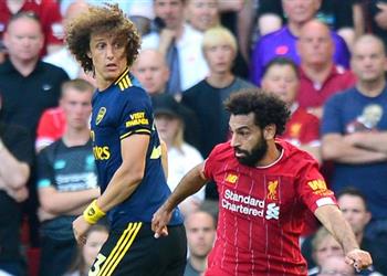محمد صلاح يدفع جماهير تشيلسي للسخرية من ديفيد لويز بعد مباراة ليفربول وآرسنال