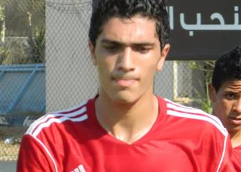 مدافع الأهلي يعلن انتقاله إلى الدوري التونسي