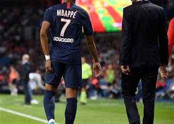 رسمي ا باريس سان جيرمان يعلن مدة غياب كافاني ومبابي
