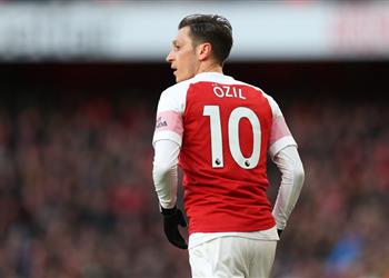 وكيل أوزيل يحسم مستقبله في آرسنال