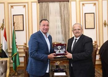 صور الأهلي يوقع بروتوكول تعاون مع جامعة القاهرة