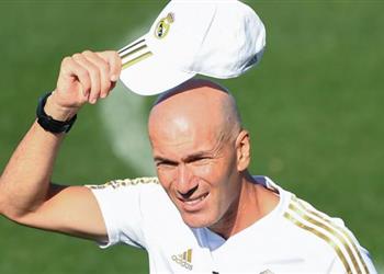 زيدان يخطط للعودة لفرنسا والرحيل عن ريال مدريد