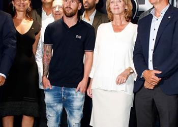 ميسي يعلق على افتتاح برشلونة لملعب يوهان كرويف