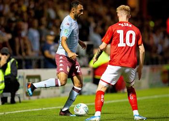 بالفيديو بمشاركة المحمدي وغياب تريزيجيه أستون فيلا يكتسح كرو بسداسية في كأس الرابطة