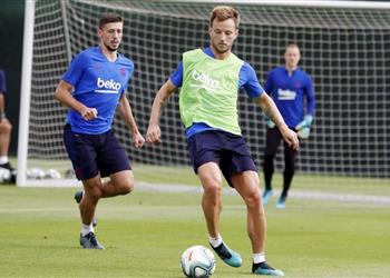 موندو ديبورتيفو راكيتيتش مستاء من طريقة تعامل برشلونة رغم تضحياته السابقة