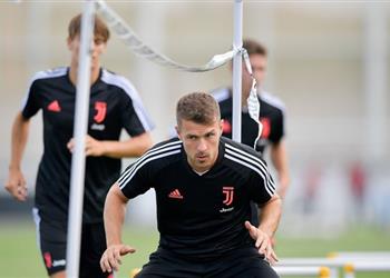 رامسي يغيب عن التدريبات الجماعية ليوفنتوس وشكوك حول لحاقه بمواجهة نابولي