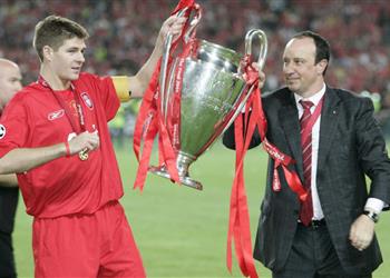 بينتيز هذا ما حدث بين شوطي نهائي أسطنبول 2005