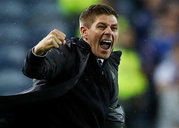 جيرارد ساخر ا من مانشستر يونايتد قرعة الدوري الأوروبي لا أمانع ركن الحافلة في أولد ترافورد