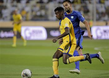 بالفيديو النصر يخطف فوز ا صعب ا من الفتح ويتصدر الدوري السعودي