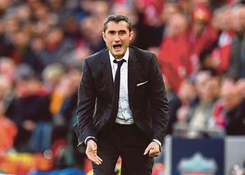 تشكيل برشلونة ضد أوساسونا جريزمان ورافينيا وبيريز في الهجوم للمباراة الثانية على التوالي