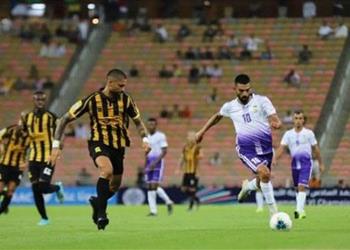 فهد الجميعي يغادر ملعب مباراة الاتحاد السعودي والعهد اللبناني عبر سيارة الإسعاف