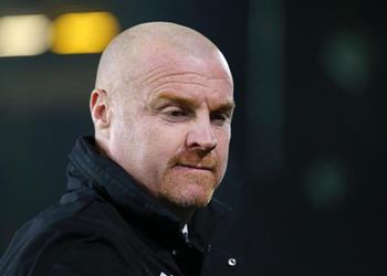 مدرب بيرنلي بعد الخسارة بثلاثية الأداء الدفاعي لليفربول تحسن بشكل كبير من خلال فان ديك