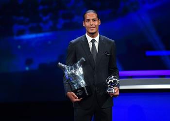 فيردناند ينتقد تتويج فان دايك بجائزة أفضل لاعب في أوروبا