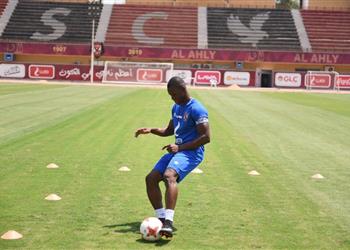 ديانج يغادر القاهرة للانضمام إلى منتخب مالي