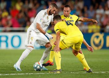 حكم مباراة ريال مدريد وفياريال يلغي هدف ا لكريم بنزيما