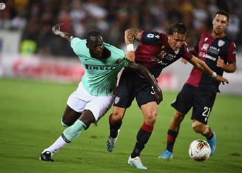 بالفيديو الإنتر يفوز بصعوبة على كالياري ويتصدر الترتيب