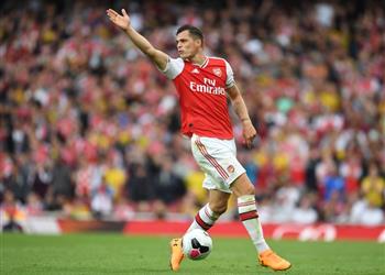 تشاكا يوجه رسالة إلى جماهير آرسنال بعد تسببه في ركلة جزاء لتوتنهام