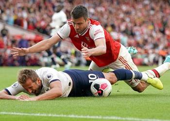 أسطورة إيفرتون كين استحق ركلة جزاء أمام آرسنال ويستشهد بمحمد صلاح