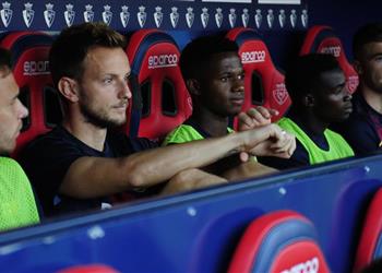 موندو ديبورتيفو راكيتيتش لن يرحل عن برشلونة