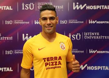 رسمي ا جالطة سراي يعلن تعاقده مع فالكاو من موناكو