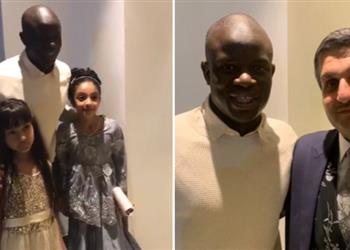 بالفيديو كانتي يفاجئ مشجع لتشيلسي بحضور حفل زفاف ابنته ويرد على محاولة اقناعه بالانضمام لليفربول