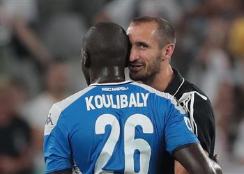 في لفتة غير مسبوقة عملية الرباط الصليبي لم تمنع كيلليني من مؤازرة بافوليتي