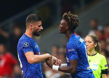 الدوري الأمريكي يثير اهتمام مهاجم تشيلسي