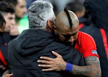 مدرب تشيلي يوضح سبب عدم استدعاء فيدال في تجمع سبتمبر