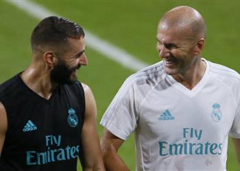 تقارير فرنسية بنزيما فكر في المغادرة لباريس بعد رحيل زيدان ورونالدو