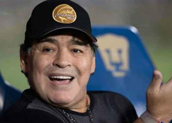 لإنقاذه من الهبوط رسمي ا مارادونا مدير ا فني ا لجيمناسيا لابلاتا الأرجنتيني