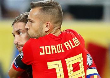 جوردي ألبا الطرد أثر علينا ضد رومانيا