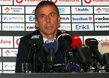 مدرب بشكتاش يكشف لماذا ضم محمد النني وي قارن بينه وبين لاعب يوفنتوس السابق