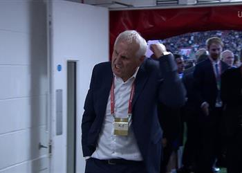 فيديو مدرب كوسوفو ينفعل غاضب ا بين شوطي المباراة أمام إنجلترا في تصفيات يورو 2020