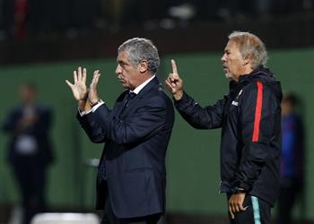 مدرب البرتغال سوبر هاتريك رونالدو دليلا واضح ا على أنه الأفضل في العالم