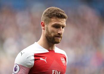 بعد بقاءه رغم ا عنه إيمري موستافي مثله مثل أي لاعب في آرسنال