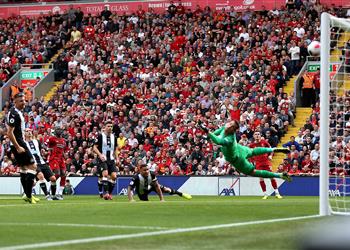 احصائية ساديو ماني يتفوق على محمد صلاح بثنائيته أمام نيوكاسل