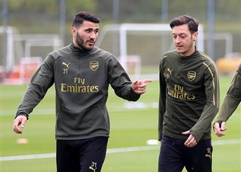 ميرتساكر ينصح أوزيل من أجل استعادة مكانه مع آرسنال