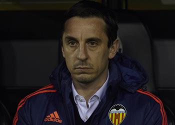 جاري نيفيل عقد تدريب فالنسيا هو أغرب عقد وقعت عليه