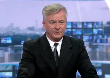 أسطورة آرسنال هذا هو الفارق بين فيرمينو والثنائي محمد صلاح وماني في ليفربول