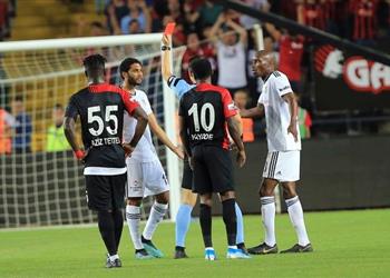 بعد طرده أمام غازي عنتاب إحالة محمد النني لمجلس تأديب بالاتحاد التركي