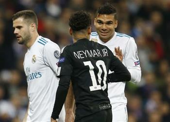 نيمار وتياجو سيلفا يحاولان التأثير على كاسيميرو قبل صدام الليلة بين ريال مدريد وباريس سان جيرمان