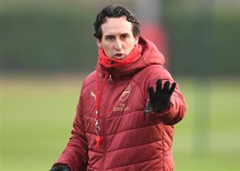 إيمري يتلقى أخبار سارة قبل مباراة آرسنال وفرانكفورت في الدوري الأوروبي