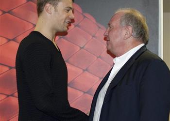 هونيس هناك دعم هائل لشتيجن كما لو كان فاز بكأس العالم 17 مرة