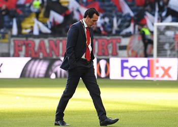 إيمري يشيد بنجومه الشباب بعد الفوز على فرانكفورت بالدوري الأوروبي