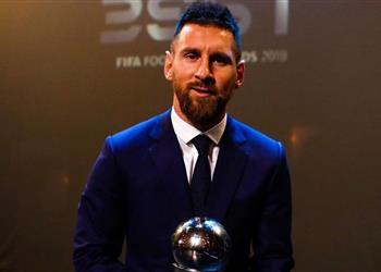 ميسي بعد تتويجه بذا بيست أشكر زملائي في برشلونة لم ساعدتي على الفوز بالجائزة